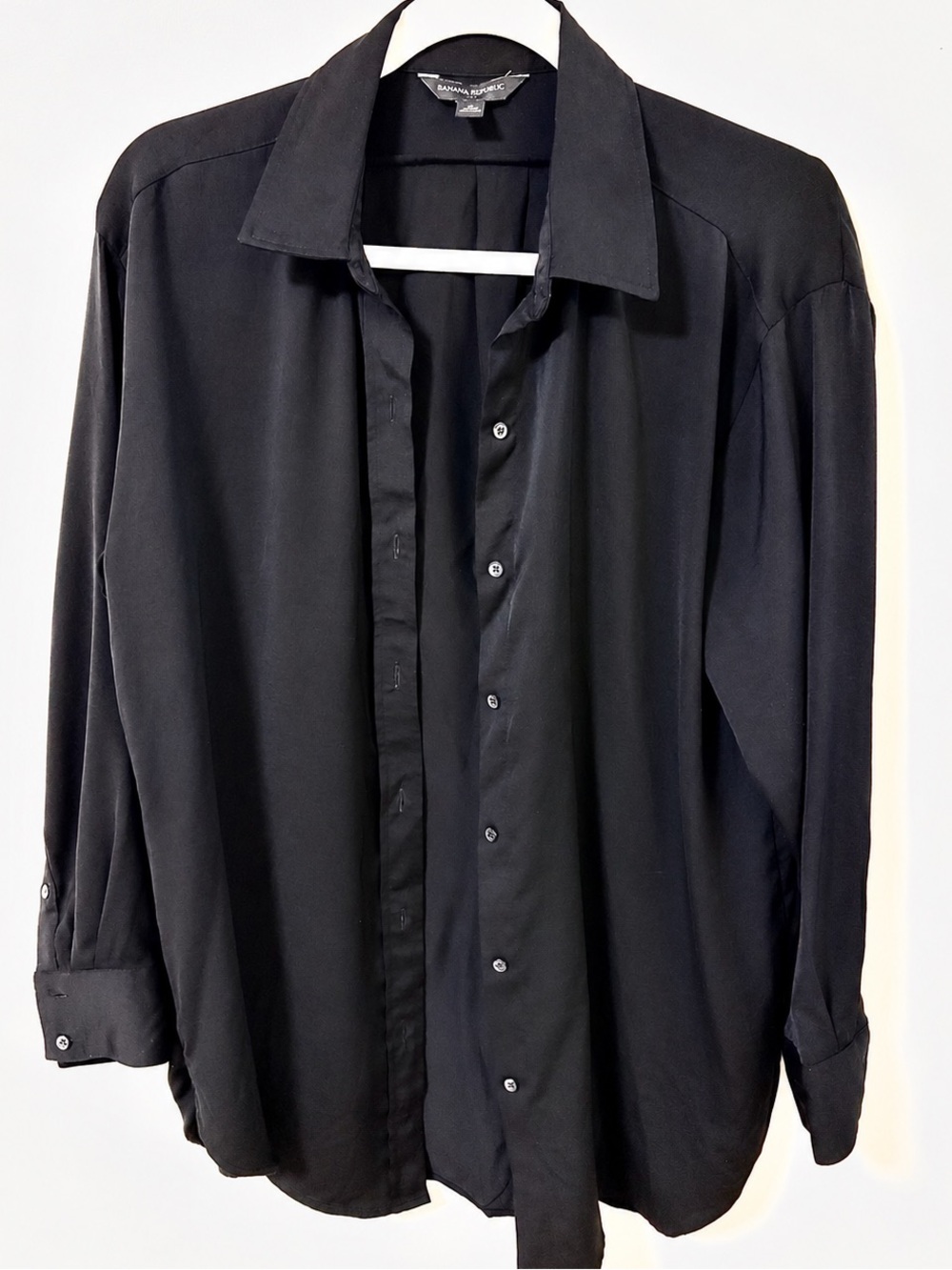 Banana Republic Women’s Black Lightweight Relaxed Fit Button-Up - size S